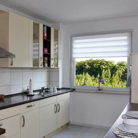 Apartment Deluxe! Hbf-naehe Mit Kingsize-bett, 65 M2