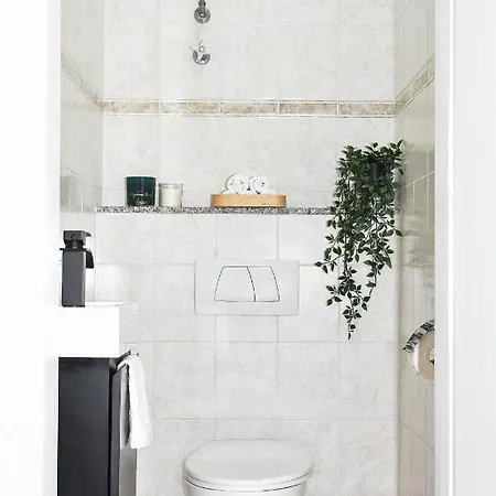 Deluxe! Hbf-naehe Mit Kingsize-bett, 65 M2 דירה