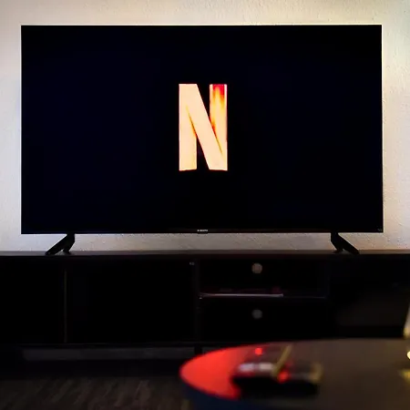 Deluxe! Hbf-naehe Mit Kingsize-bett, 65 M2 דירה *