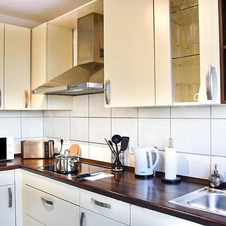 Deluxe! Hbf-naehe Mit Kingsize-bett, 65 M2 Apartamento