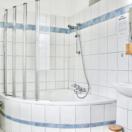 Apartment Deluxe! Hbf-naehe Mit Kingsize-bett, 65 M2 *