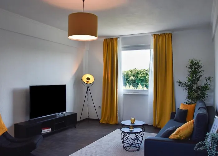 Apartamento Deluxe! Hbf-naehe Mit Kingsize-bett, 65 M2 *